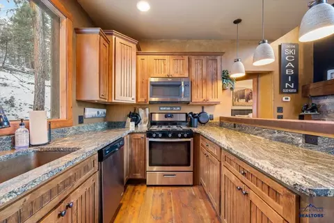 Kitchen - 21153 Gilded Mountain Lp, Lead, SD 57754 photo 2 of 2