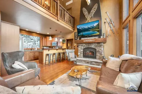 Living - 21153 Gilded Mountain Lp, Lead, SD 57754 photo 2 of 5