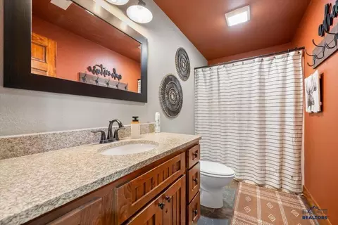 Bath - 21153 Gilded Mountain Lp, Lead, SD 57754 photo 3 of 3