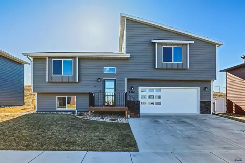 1561 Addison Ave, Rapid City, SD 57702