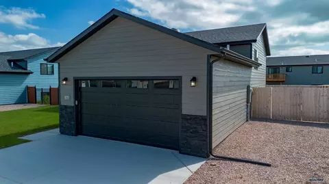 577 Antietam Dr, Box Elder, SD 57719 photo 3