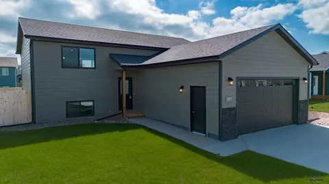 577 Antietam Dr, Box Elder, SD 57719 photo 2