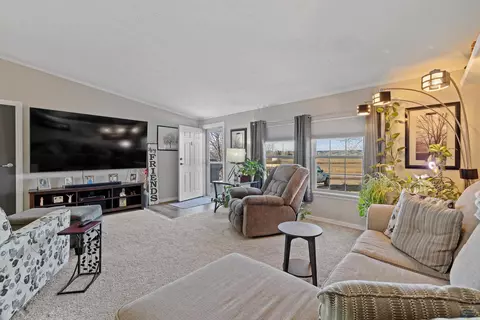 1680 Jolly Ln, Rapid City, SD 57703