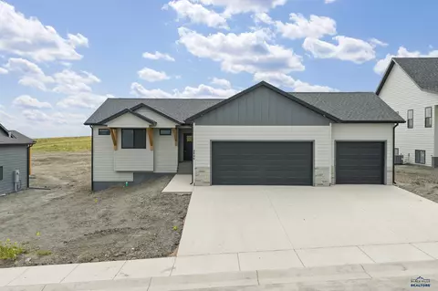4846 Papillon Dr, Rapid City, SD 57703
