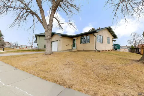 818 Sycamore, Rapid City, SD 57701