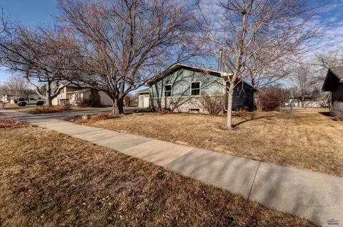 108 E Centennial, Rapid City, SD 57701 photo 2