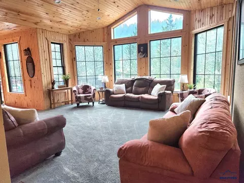 Living - 20076 Higgins Gulch Rd, Spearfish, SD 57783 photo 2 of 4