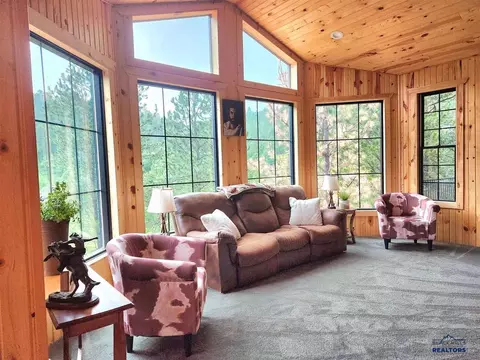 Living - 20076 Higgins Gulch Rd, Spearfish, SD 57783 photo 1 of 4
