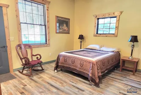 Bedroom - 20076 Higgins Gulch Rd, Spearfish, SD 57783 photo 3 of 6