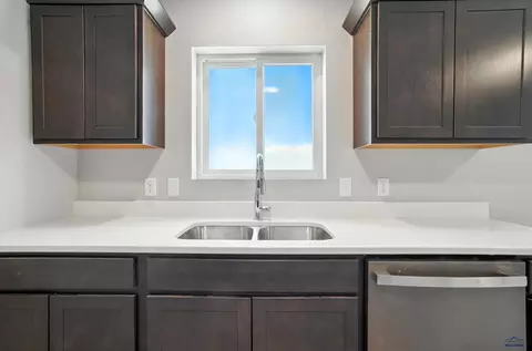 Kitchen - 1026 Driver Cir, Wall, SD 57790 photo 5 of 5