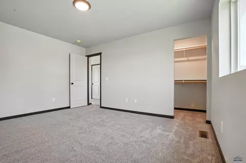 Bedroom - 1026 Driver Cir, Wall, SD 57790 photo 6 of 7