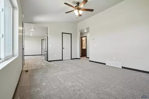 Living - 1026 Driver Cir, Wall, SD 57790 photo 4 of 4