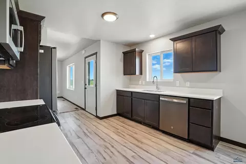 Kitchen - 1026 Driver Cir, Wall, SD 57790 photo 2 of 5