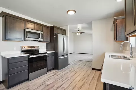 Kitchen - 1026 Driver Cir, Wall, SD 57790 photo 3 of 5