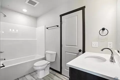 Bath - 1026 Driver Cir, Wall, SD 57790 photo 1 of 1