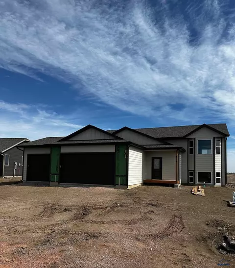 624 Bull Run Dr, Box Elder, SD 57719