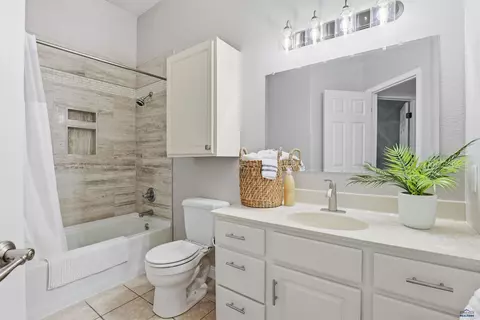 Bath - 22727 Rando Ct, Box Elder, SD 57719 photo 2 of 4