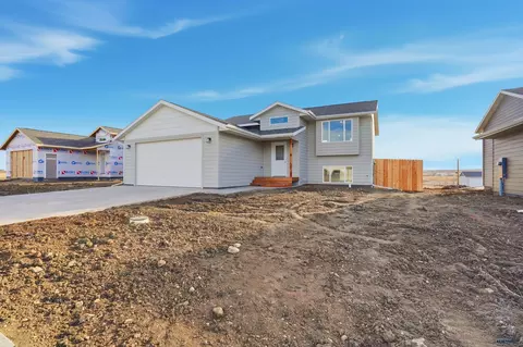 425 Yelner Dr #LOT 7 BLK 5, Box Elder, SD 57719