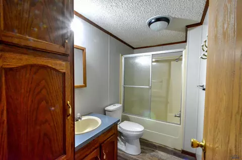Bath - 405 S S Pne, Presho, SD 57568 photo 3 of 3