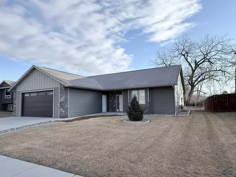 2822 Olive Grove Ct, Rapid City, SD 57703