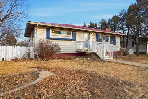 116 6th St, Newell, SD 57760