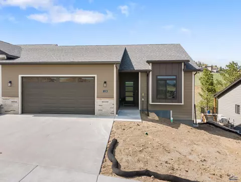 1108 Pinnacle Ct, Rapid City, SD 57701