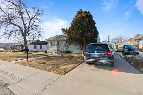 120 6th Ave, Newcastle, WY 82701