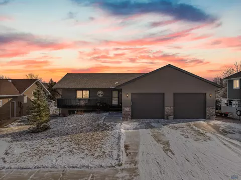2914 Greenwood Trl, Sturgis, SD 57785