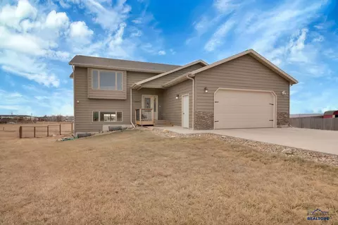 14769 Lamplight Dr, Rapid City, SD 57703