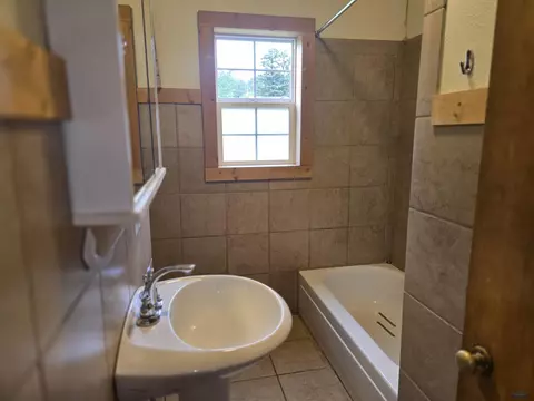 Bath - 937 Harney, Custer, SD 57730 photo 1 of 2