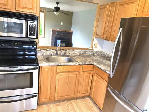Kitchen - 937 Harney, Custer, SD 57730 photo 2 of 4