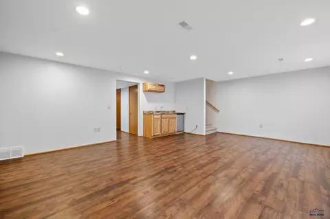 Living - 2165 Conifer Loop, Belle Fourche, SD 57717 photo 5 of 8