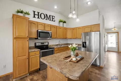 Kitchen - 2165 Conifer Loop, Belle Fourche, SD 57717 photo 3 of 3