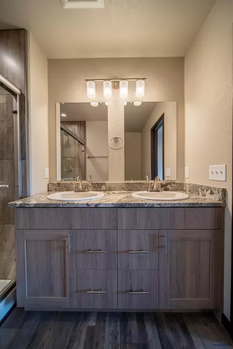 Bath - 417 Constitution Blvd, Box Elder, SD 57719 photo 4 of 6