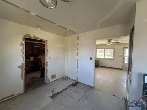 1006 E St, Edgemont, SD 57735 photo 14