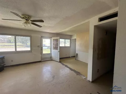 1006 E St, Edgemont, SD 57735 photo 6