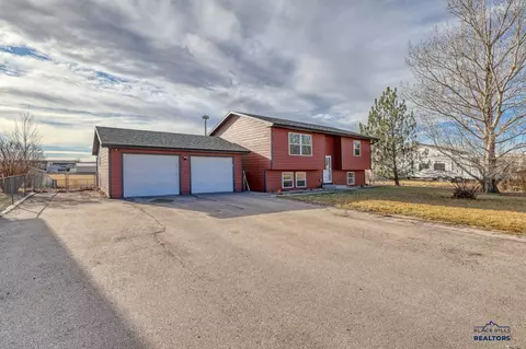 529 Bluebird Dr, Box Elder, SD 57719 photo 3