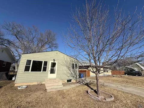 1218 E Franklin, Rapid City, SD 57701