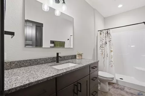 Bath - 6621 Green Mountain Ct, Spearfish, SD 57783 photo 3 of 4