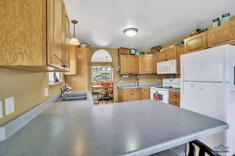Kitchen - 7205 Manchester, Summerset, SD 57718 photo 2 of 2