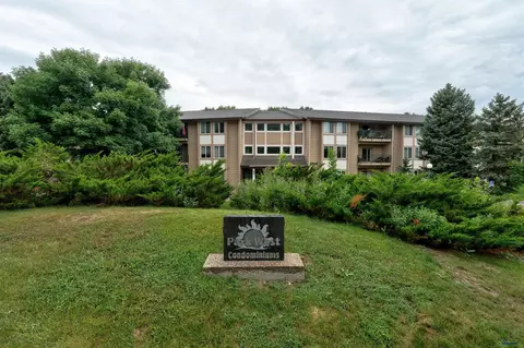 3968 Fairway Hills Dr, Rapid City, SD 57702