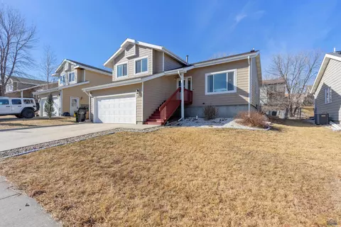 1107 Range View Cir, Rapid City, SD 57701 photo 2