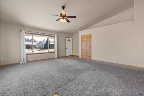 6800 Mulberry Dr, Summerset, SD 57718 photo 4