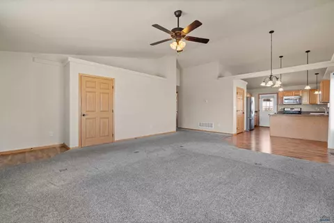 6800 Mulberry Dr, Summerset, SD 57718 photo 5