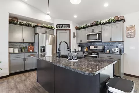 Kitchen - 565 Antietam Dr, Box Elder, SD 57719 photo 1 of 4