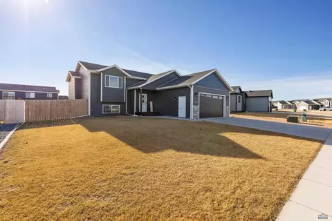 Exterior - 565 Antietam Dr, Box Elder, SD 57719 photo 2 of 7