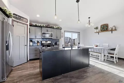 Kitchen - 565 Antietam Dr, Box Elder, SD 57719 photo 4 of 4