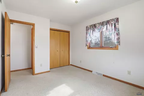 Bedroom - 611 Glenn St, Wall, SD 57790 photo 5 of 10