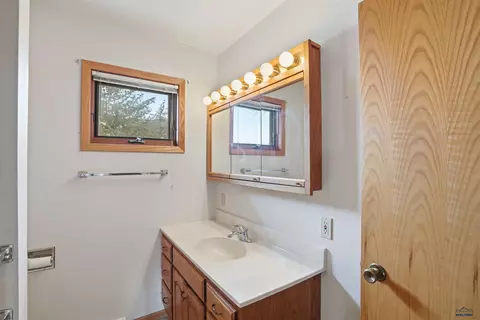 Bath - 611 Glenn St, Wall, SD 57790 photo 2 of 2