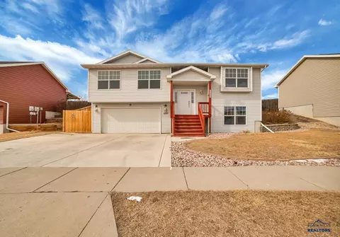 4633 Three Rivers Dr, Rapid City, SD 57701